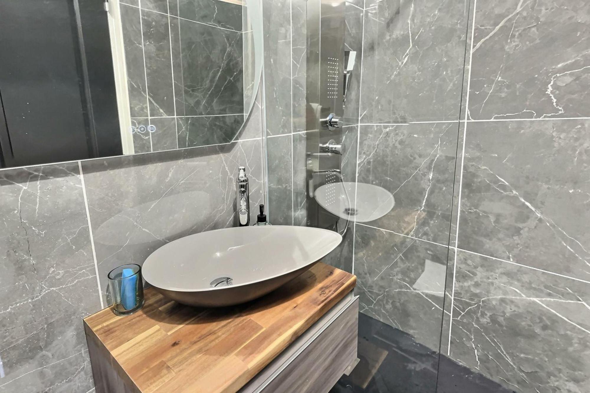 Appartement De Charme Avec Balcon Au Pied Des Commerces Béziers Exteriér fotografie