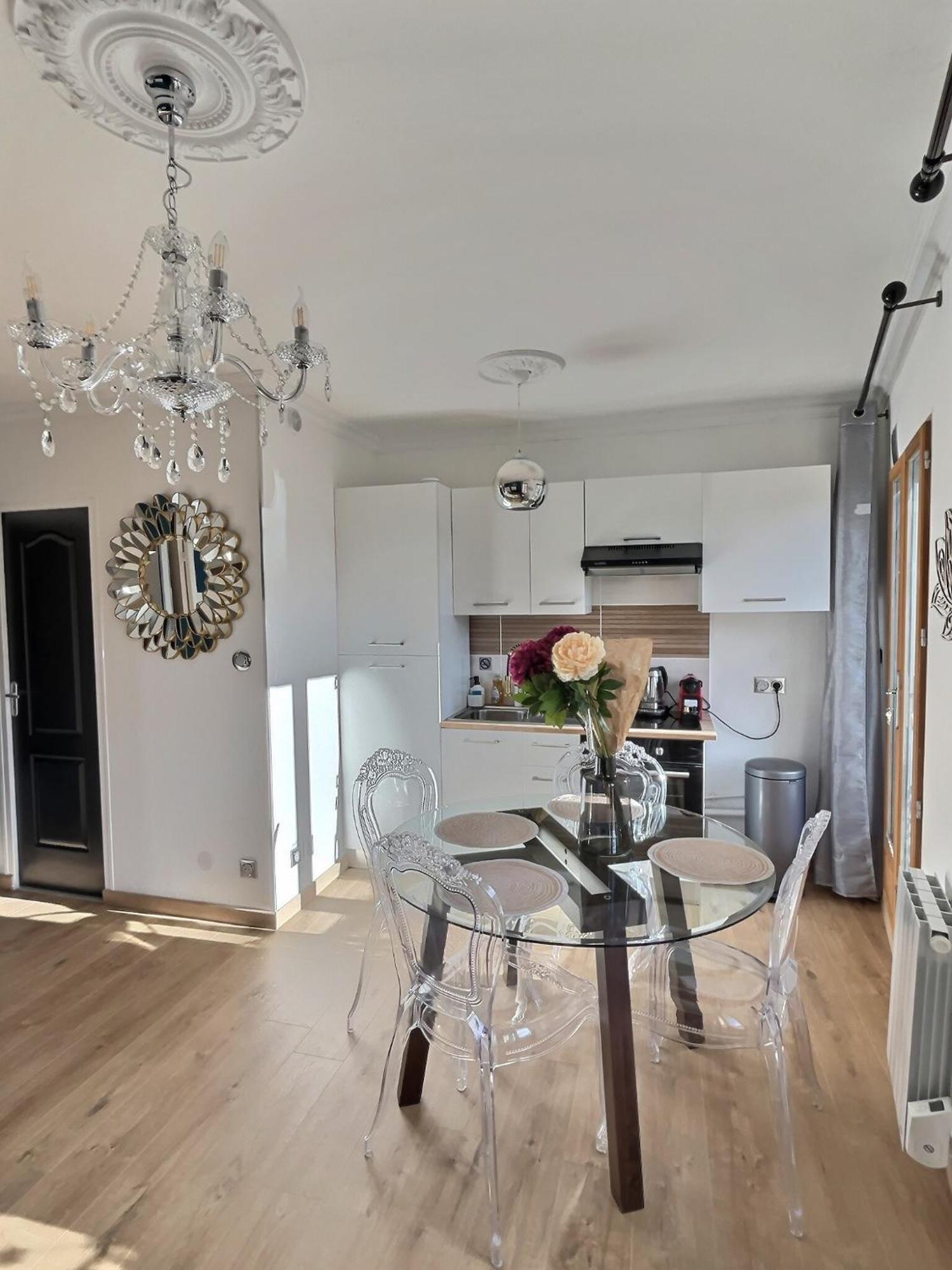 Appartement De Charme Avec Balcon Au Pied Des Commerces Béziers Exteriér fotografie
